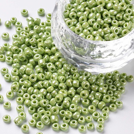 8/0 Glass Seed Beads SEED-US0003-3mm-124-1