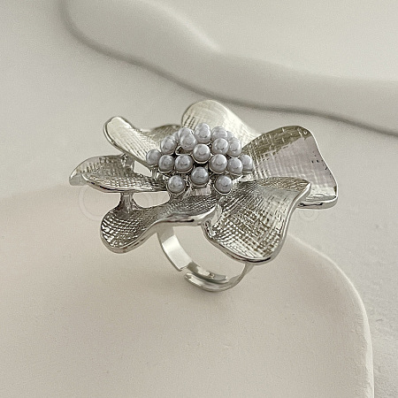 Flower Alloy & Iron & Plastic Pearl Finger Rings for Women FS-WGD80DA-02-1
